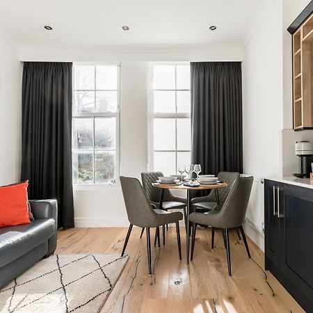 Modern Aptmt, 2 Stops To Central London, Smart Lock, Netflix イーリング エクステリア 写真