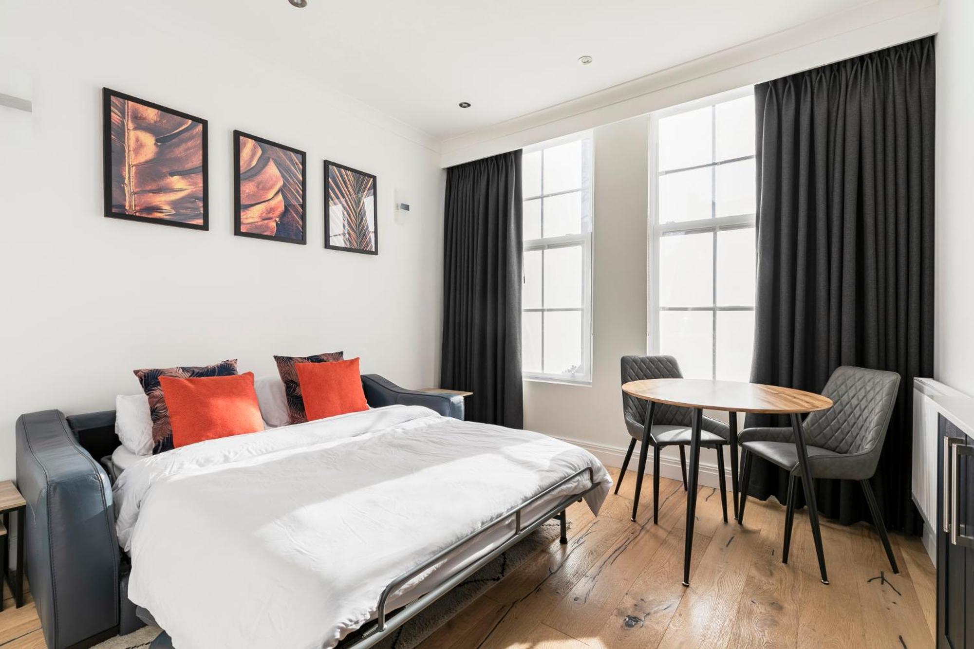Modern Aptmt, 2 Stops To Central London, Smart Lock, Netflix イーリング エクステリア 写真